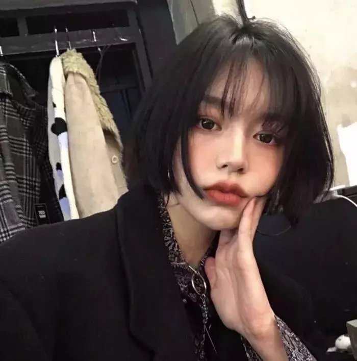 热裤荡女